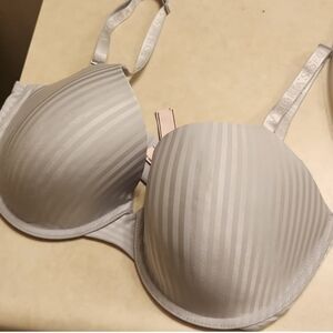 Victoria's  secret  t shirt Demi Bra light grey stripped